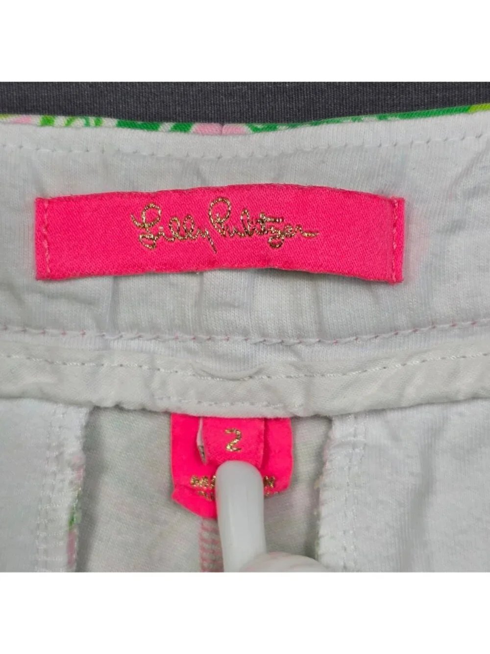 Lilly Pulitzer Size 2 Darci Knit Scallop Hem Shorts Madevilla Pineapple Pink - Picture 2 of 4